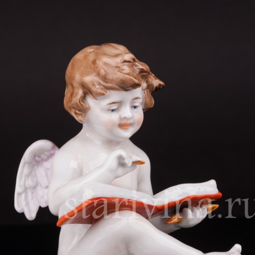Фигурка из фарфора Амур с книгой, Дрезден, Германия, вт. пол. 20 в.