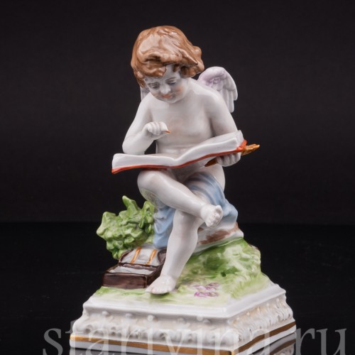 Фигурка из фарфора Амур с книгой, Дрезден, Германия, вт. пол. 20 в.