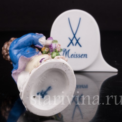 Фигурка из фарфора Мальчик с венком, Meissen, Германия, 1971 г.