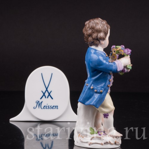Фигурка из фарфора Мальчик с венком, Meissen, Германия, 1971 г.