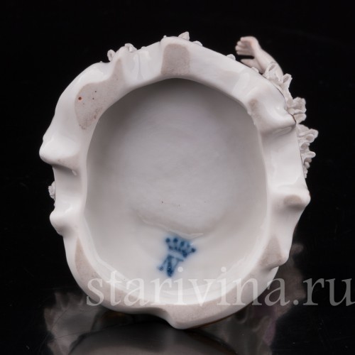 Статуэтка из фарфора Дама, кружевная, миниатюра, Volkstedt, Германия, нач. 20 века.