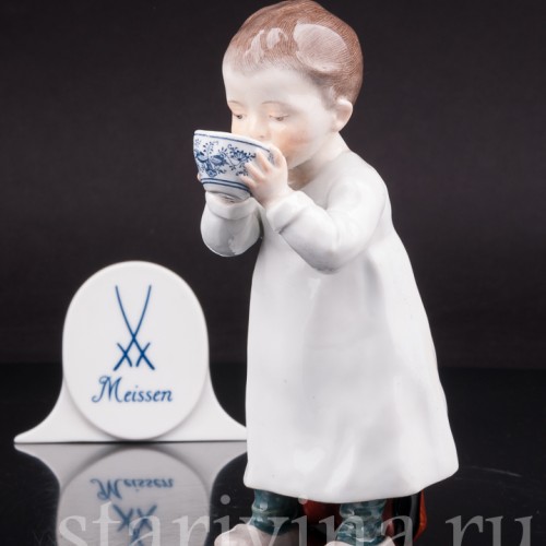 Фигурка из фарфора Мальчик, пьющий из чашки, Meissen, Германия, нач. 20 в.