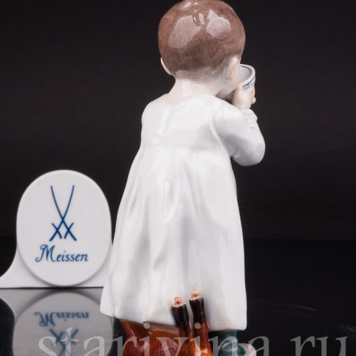 Фигурка из фарфора Мальчик, пьющий из чашки, Meissen, Германия, нач. 20 в.