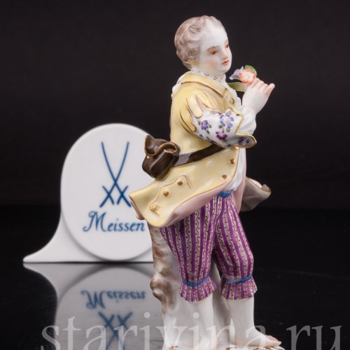 Фигурка из фарфора Юноша с букетом, Meissen, Германия, сер. 20 в.