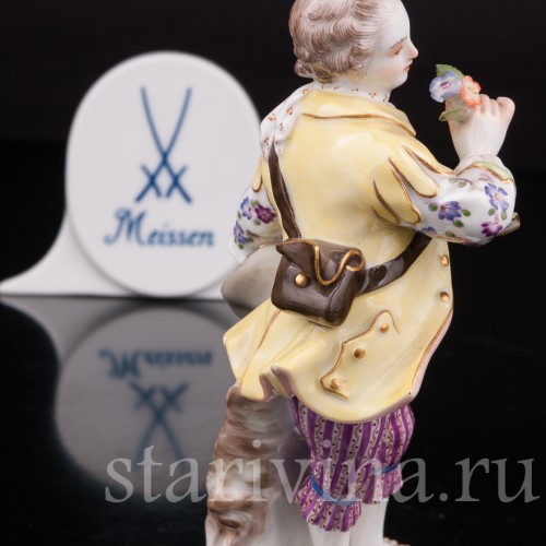 Фигурка из фарфора Юноша с букетом, Meissen, Германия, сер. 20 в.