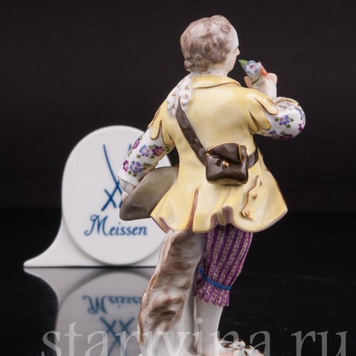 Фигурка из фарфора Юноша с букетом, Meissen, Германия, сер. 20 в.