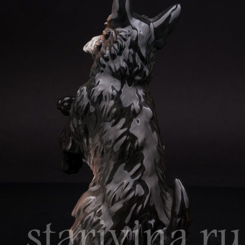 Фигурка собаки из фарфора Терьер на задних лапах, Karl Ens, Германия, 1920-30 гг.