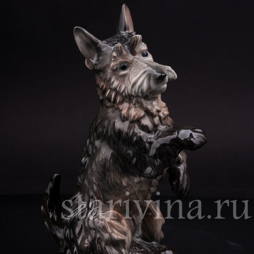 Фигурка собаки из фарфора Терьер на задних лапах, Karl Ens, Германия, 1920-30 гг.