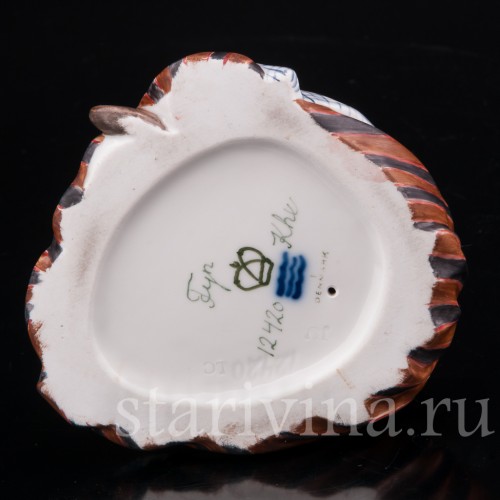 Статуэтка из фарфора Девочка с острова Фюн, Royal Copenhagen, Дания, 1945 год.