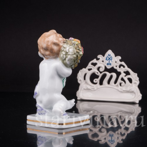 Фигурка из фарфора Малыш с букетом цветов, Karl Ens, Германия, 1920-30 гг.