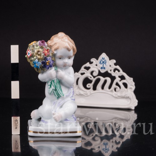Фигурка из фарфора Малыш с букетом цветов, Karl Ens, Германия, 1920-30 гг.