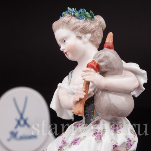 Фарфоровая статуэтка Девочка с волынкой, Девичий оркестр, Meissen, Германия, 19 в.