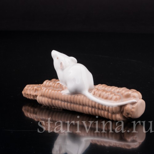 Фигурка из фарфора Мышь на кукурузе Royal Copenhagen, Дания, 1968 год.