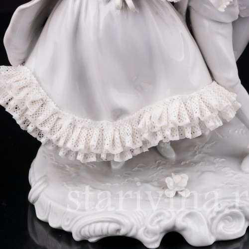 Фарфоровая композиция Танцовщица Камарго с кавалером, кружевная, Volkstedt, Германия, вт.пол. 20 в.