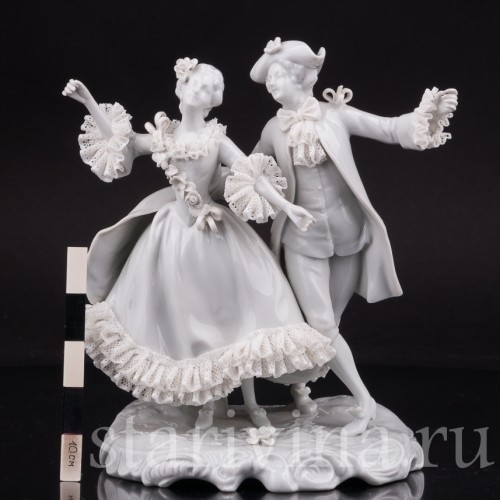 Фарфоровая композиция Танцовщица Камарго с кавалером, кружевная, Volkstedt, Германия, вт.пол. 20 в.