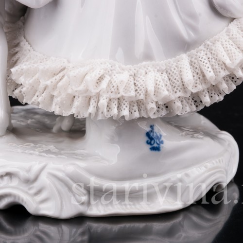 Фарфоровая композиция Танцовщица Камарго с кавалером, кружевная, Volkstedt, Германия, вт.пол. 20 в.