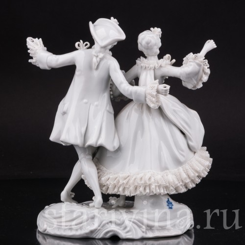 Фарфоровая композиция Танцовщица Камарго с кавалером, кружевная, Volkstedt, Германия, вт.пол. 20 в.