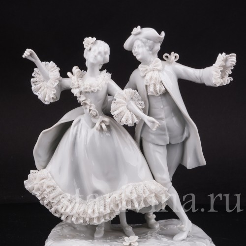 Фарфоровая композиция Танцовщица Камарго с кавалером, кружевная, Volkstedt, Германия, вт.пол. 20 в.