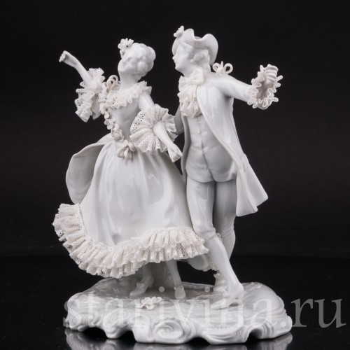 Фарфоровая композиция Танцовщица Камарго с кавалером, кружевная, Volkstedt, Германия, вт.пол. 20 в.