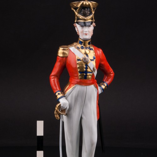 Фарфоровая статуэтка Офицер Шотландской гвардии, 1830, Carl Thieme, Германия, вт пол. 20 века.