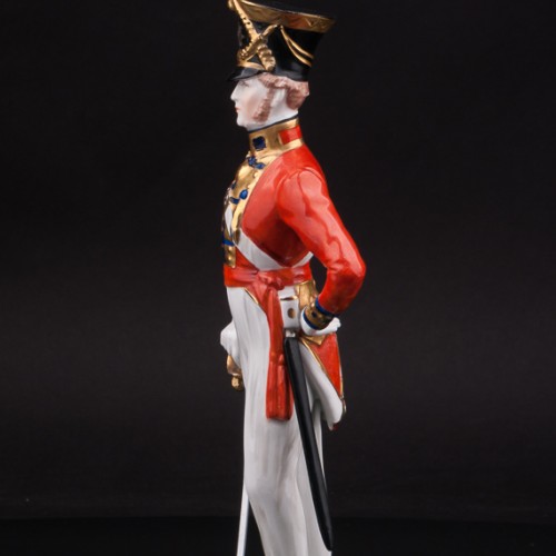 Фарфоровая статуэтка Офицер Шотландской гвардии, 1830, Carl Thieme, Германия, вт пол. 20 века.