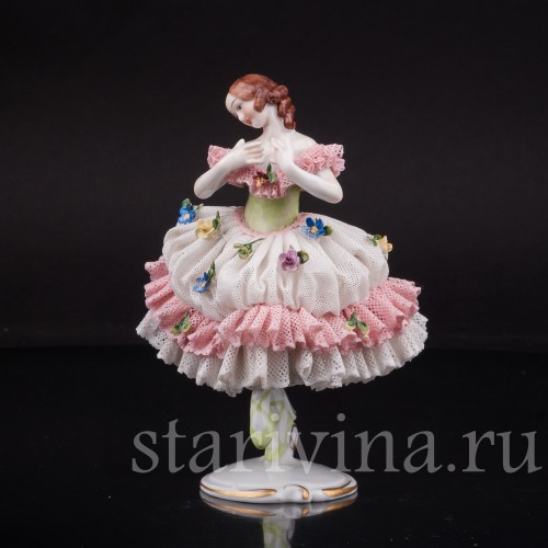 Статуэтка танцовщицы из фарфора Балерина, кружевная, Volkstedt, Германия, вт. пол. 20 в.