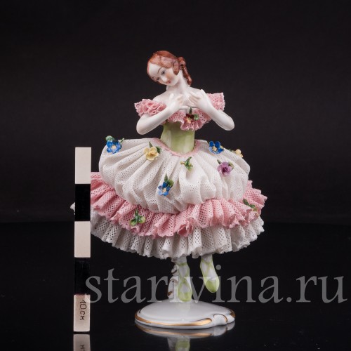 Статуэтка танцовщицы из фарфора Балерина, кружевная, Volkstedt, Германия, вт. пол. 20 в.