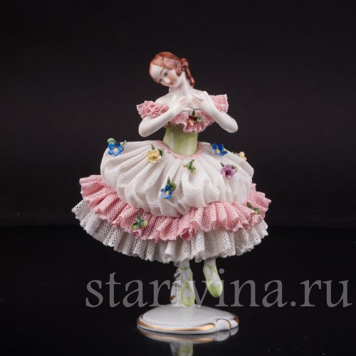 Статуэтка танцовщицы из фарфора Балерина, кружевная, Volkstedt, Германия, вт. пол. 20 в.