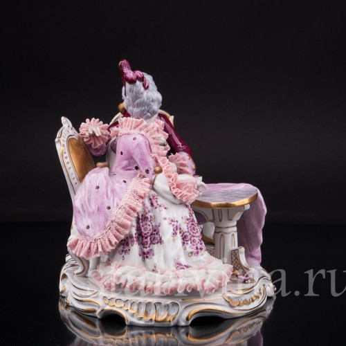 Фарфоровая статуэтка За бокалом вина, пара, кружевная, Volkstedt, Германия, вт.пол. 20 в.