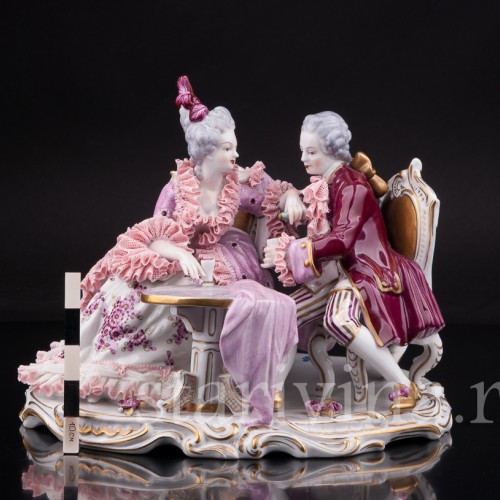 Фарфоровая статуэтка За бокалом вина, пара, кружевная, Volkstedt, Германия, вт.пол. 20 в.