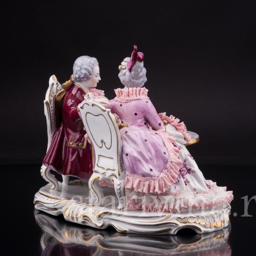 Фарфоровая статуэтка За бокалом вина, пара, кружевная, Volkstedt, Германия, вт.пол. 20 в.