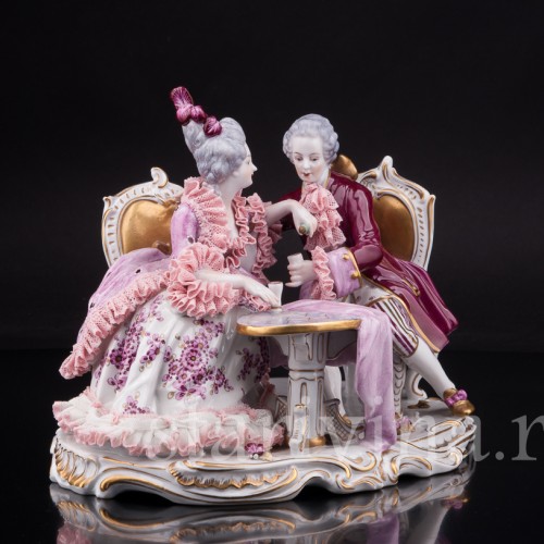 Фарфоровая статуэтка За бокалом вина, пара, кружевная, Volkstedt, Германия, вт.пол. 20 в.