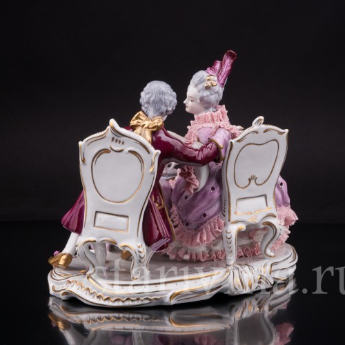 Фарфоровая статуэтка За бокалом вина, пара, кружевная, Volkstedt, Германия, вт.пол. 20 в.