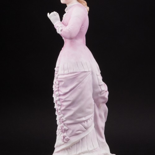 Фарфоровая статуэтка девушки Дама в шляпке с перьями, Richard Eckert & Co, Германия, 1894-1908 гг.