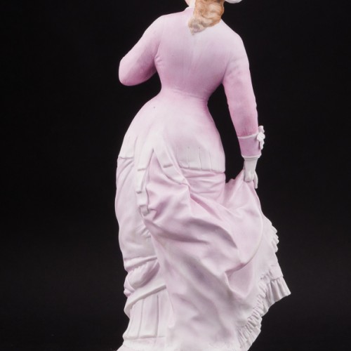 Фарфоровая статуэтка девушки Дама в шляпке с перьями, Richard Eckert & Co, Германия, 1894-1908 гг.