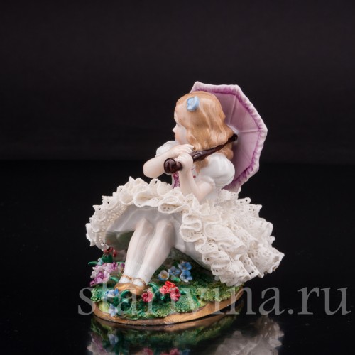 Фигурка из фарфора Девочка с зонтиком, кружевная, Sitzendorf, Германия, вт. пол. 20 в.