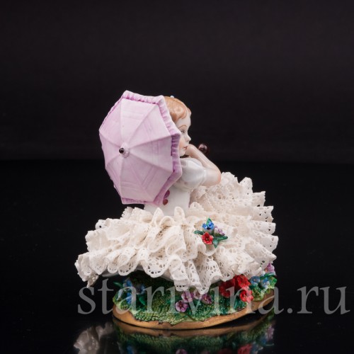 Фигурка из фарфора Девочка с зонтиком, кружевная, Sitzendorf, Германия, вт. пол. 20 в.
