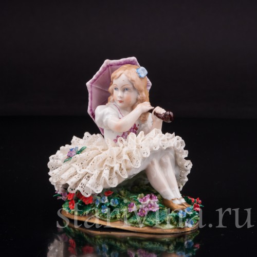 Фигурка из фарфора Девочка с зонтиком, кружевная, Sitzendorf, Германия, вт. пол. 20 в.