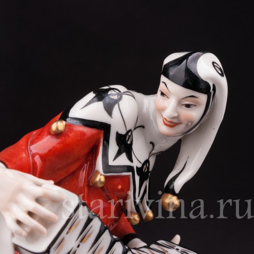 Фарфоровая статуэтка Арлекин с гармошкой, Schwarzburger, Германия.
