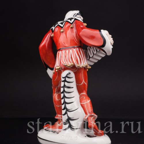 Фарфоровая статуэтка Арлекин с гармошкой, Schwarzburger, Германия.