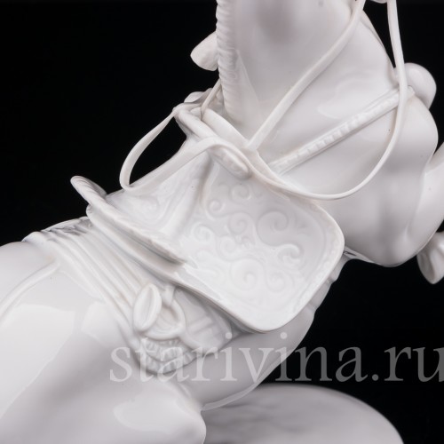 Фарфоровая статуэтка лошади Левада, испанская школа верховой езды, Augarten, Австрия, сер. 20 в.