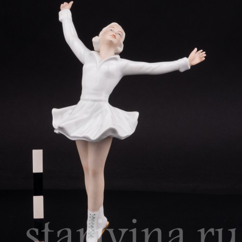 Фигурка девушки из фарфора Фигуристка, Schaubach Kunst, Германия, 1926-53 гг.