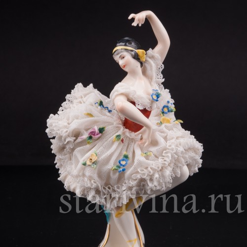 Статуэтка из фарфора девушки Балерина, кружевная, миниатюра, Volkstedt, Германия, нач. 20 в.