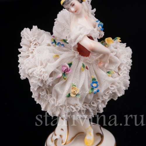 Статуэтка из фарфора девушки Балерина, кружевная, миниатюра, Volkstedt, Германия, нач. 20 в.