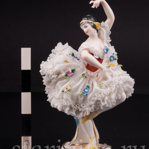 Статуэтка из фарфора девушки Балерина, кружевная, миниатюра, Volkstedt, Германия, нач. 20 в.