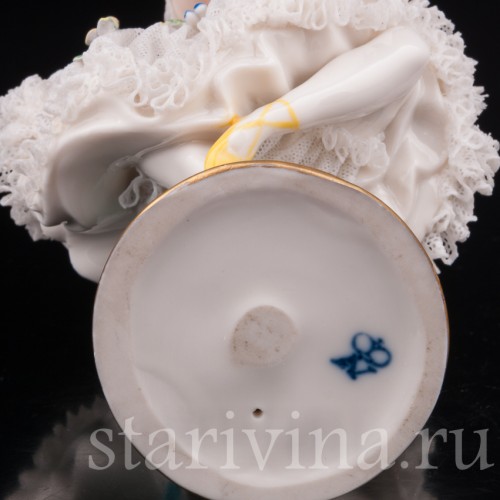 Статуэтка из фарфора девушки Балерина, кружевная, миниатюра, Volkstedt, Германия, нач. 20 в.