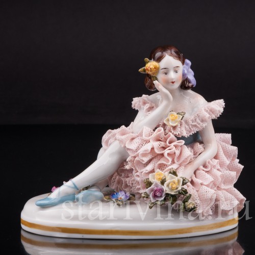 Фигурка из фарфора Сидящая балерина, Дрезден, Германия, перв. пол. 20 в.