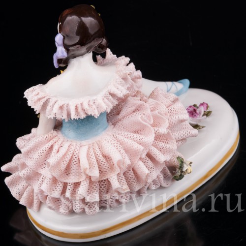 Фигурка из фарфора Сидящая балерина, Дрезден, Германия, перв. пол. 20 в.