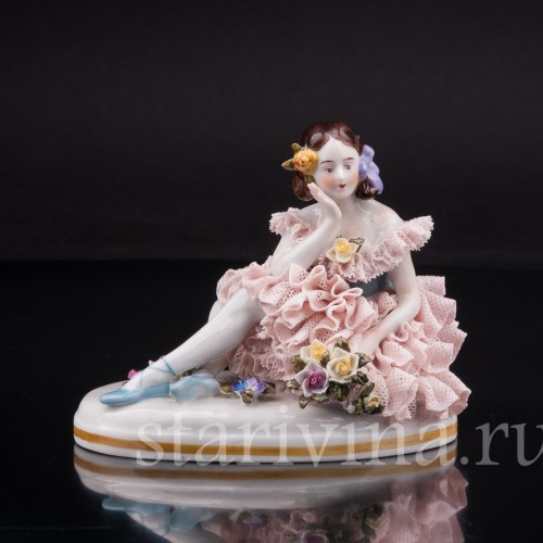 Фигурка из фарфора Сидящая балерина, Дрезден, Германия, перв. пол. 20 в.