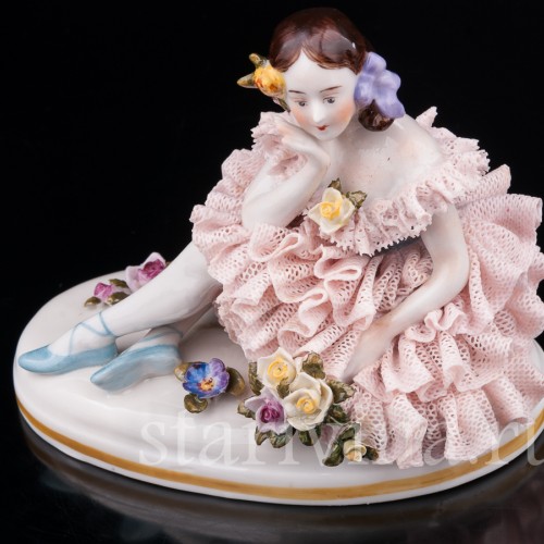 Фигурка из фарфора Сидящая балерина, Дрезден, Германия, перв. пол. 20 в.